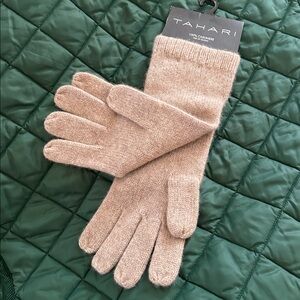 Tahari NWT Women's Cashmere Gloves - Soft neutral